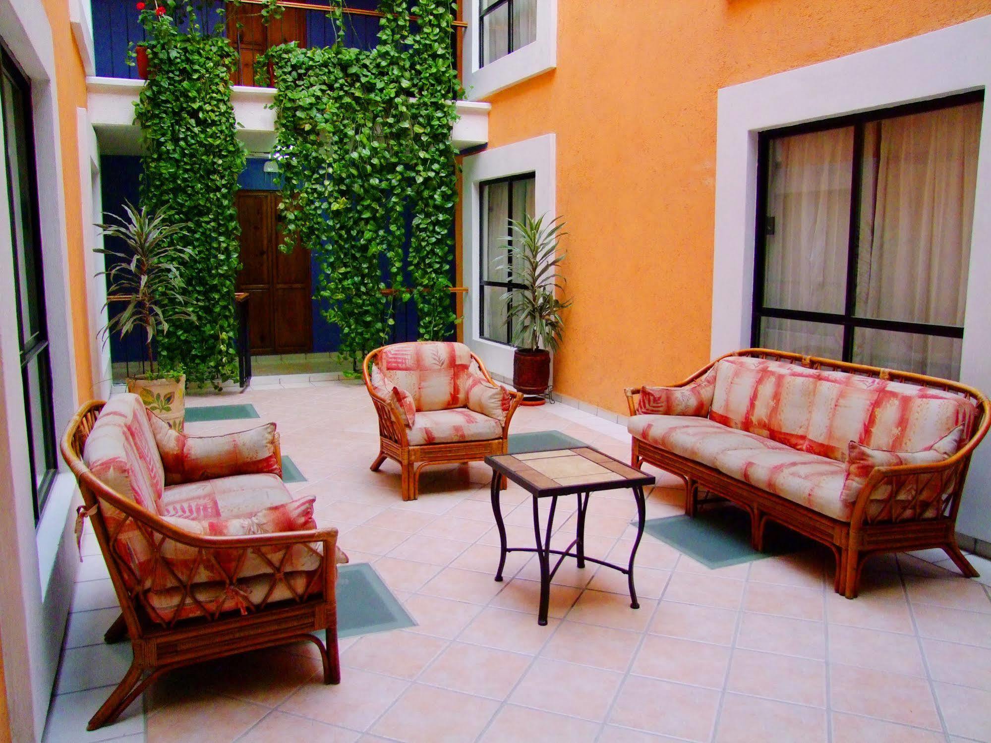 Hotel Oaxaca Dorado, Oaxaca Экстерьер фото