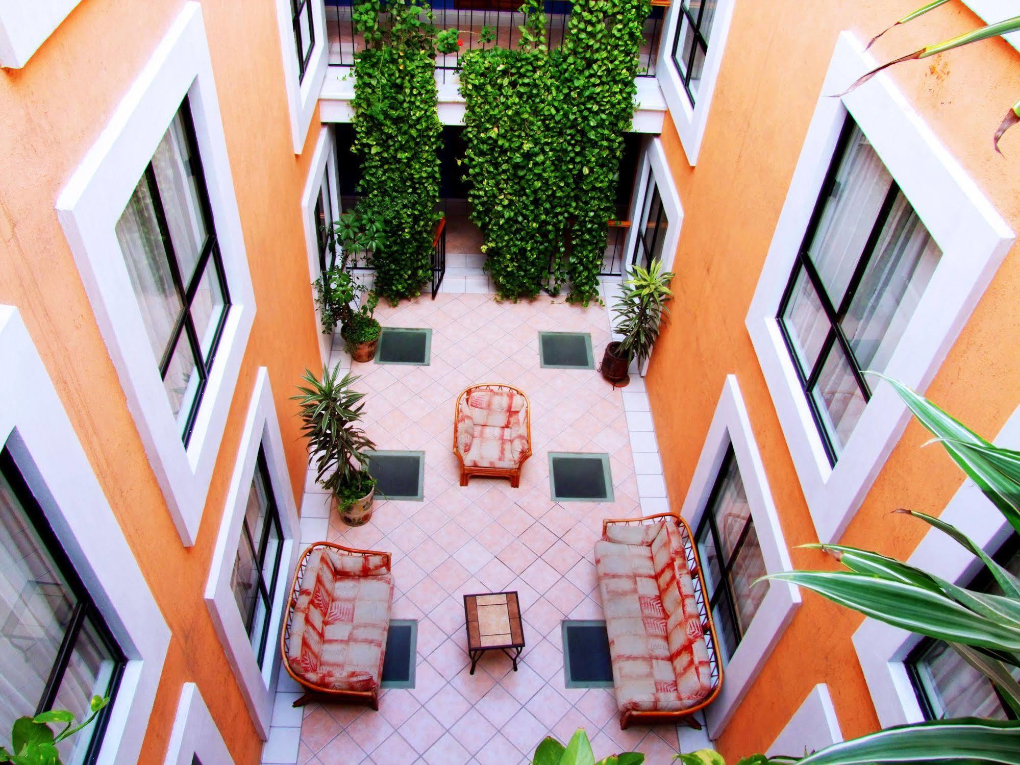 Hotel Oaxaca Dorado, Oaxaca Экстерьер фото